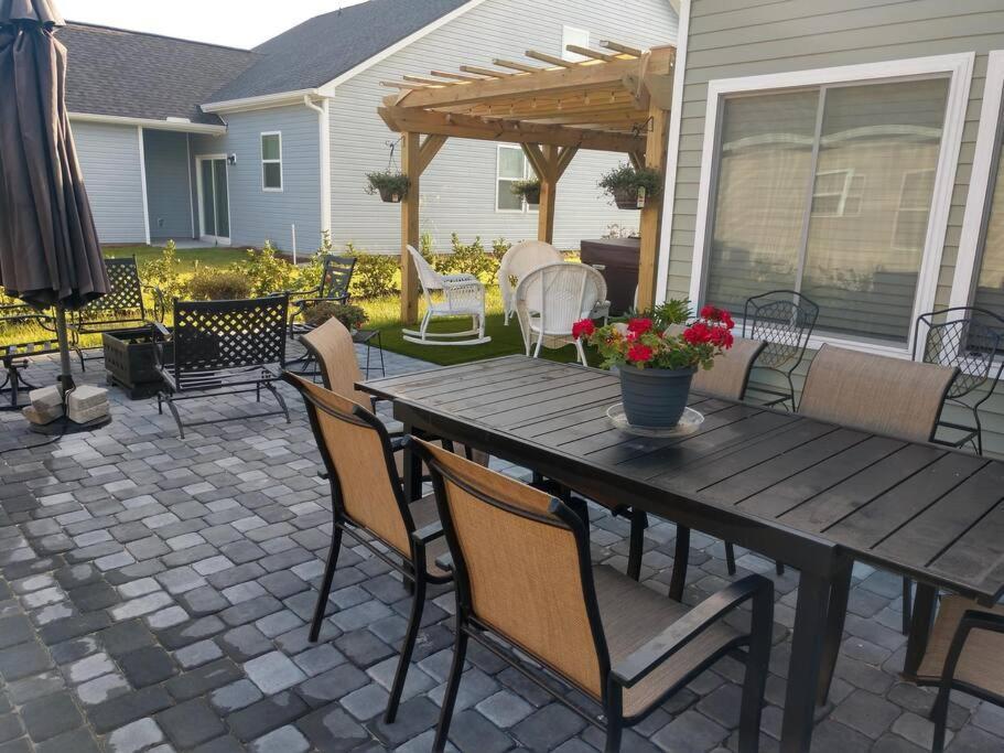 The Lucky Charm Villa Savannah Exterior photo